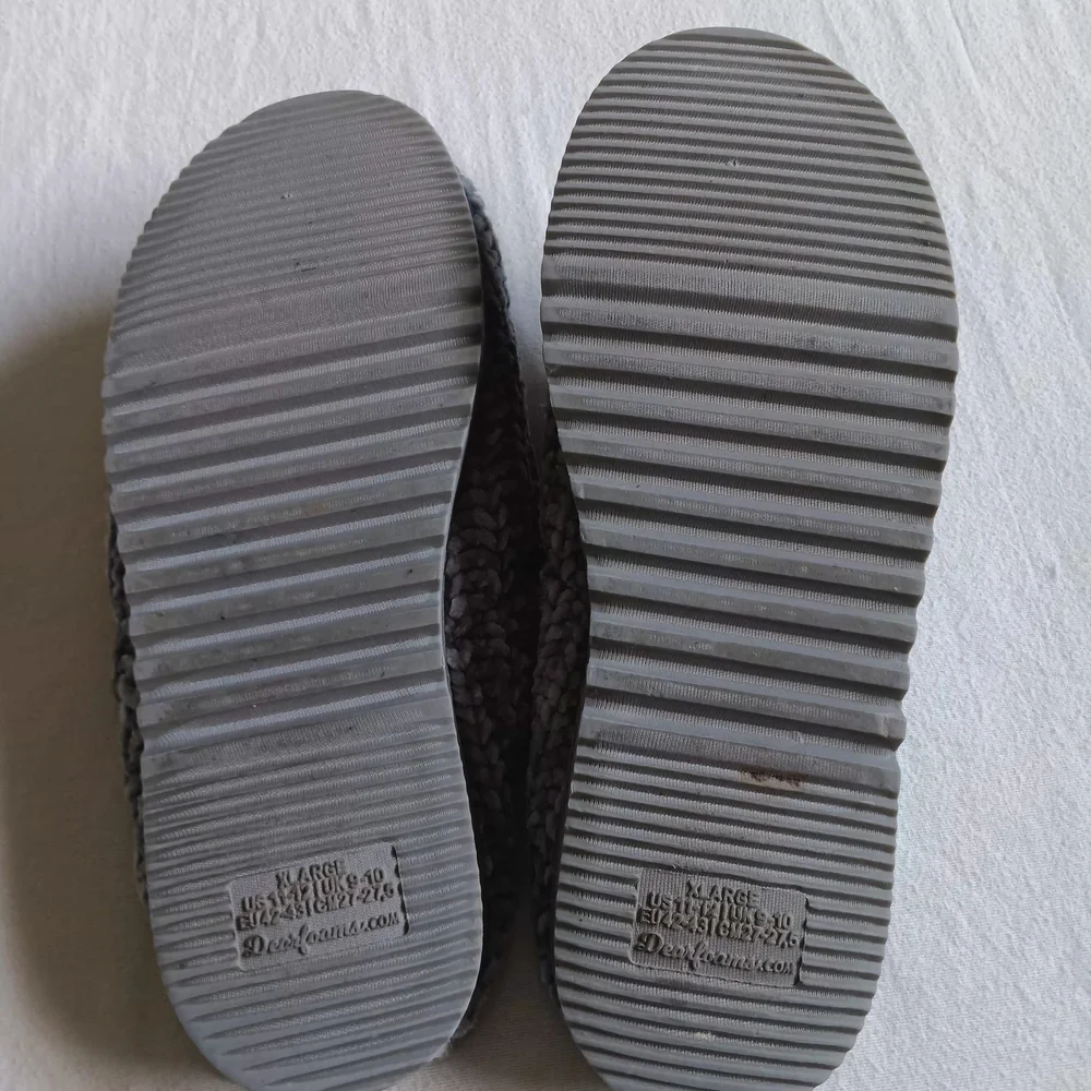 Dearfoams Men Sz XL 9-10 Soft Gray Slippers
